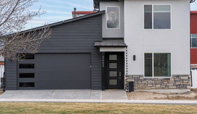 Modern cozy 4-bedroom house in pleasant Grand Junction