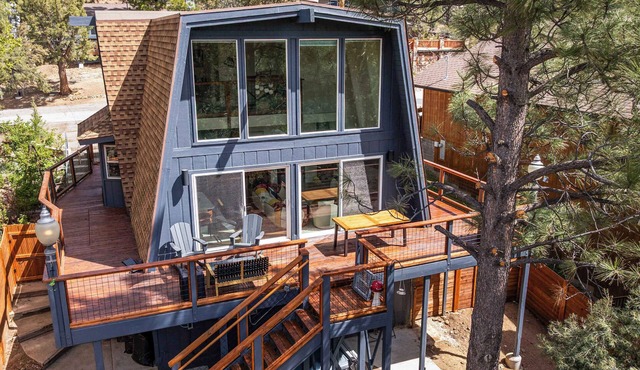 Modern Loft in Big Bear | Pet-friendly | Hot Tub