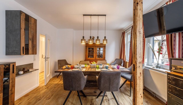 Modern Saniertes Fachwerkhaus mit 3 Wohnungen