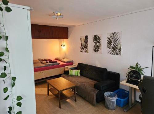 Modernes Apartment mit Balkon - ruhige Lage nahe See und Innenstadt
