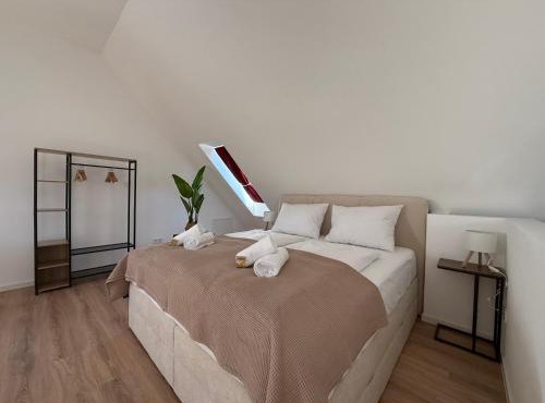 Modernes Apartment mit Terrasse & Parkplatz & Arbeitsplatz - für 4