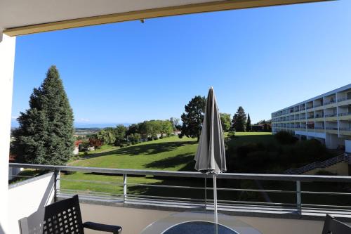 Modernes Appartement mit großem Balkon,schöner Aussicht und Indoorpool