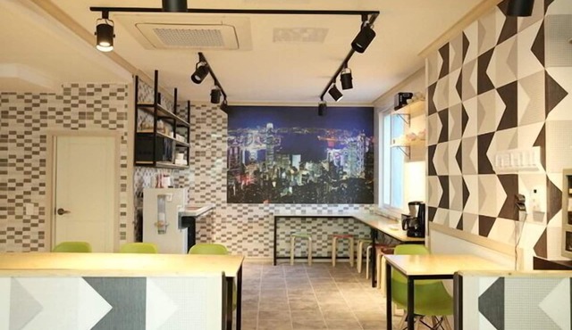 Moiri Guesthouse - Hostel