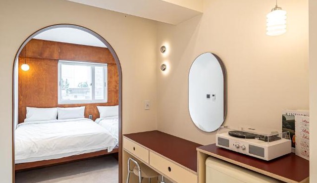 Monday Mansion Hotel