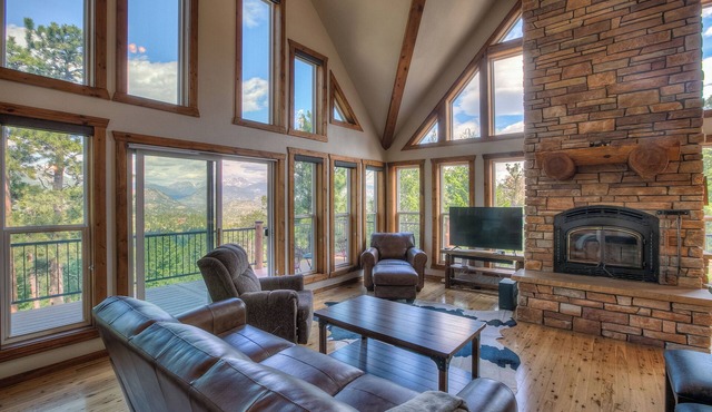 Moon Trailway Monthly Rental - Premier Mountain Getaway Sleeps 10