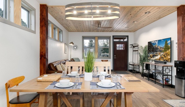 Mountain House Dumont: close to Idaho Springs, Georgetown & World Class Skiing!