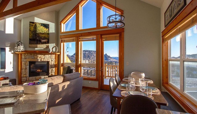 Mountain View Condo w/Hot Tub