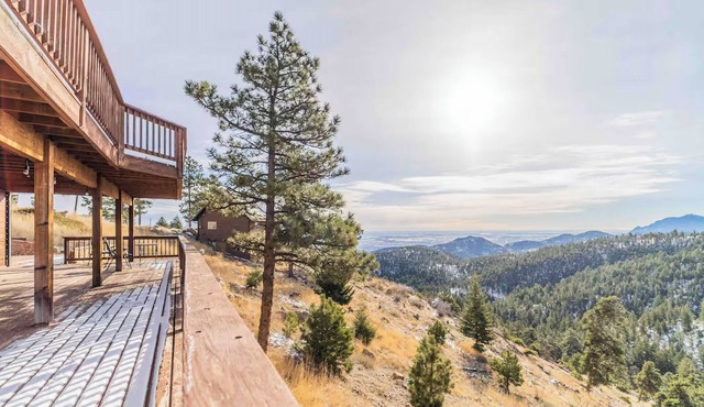 Mountain View Retreat, Year Round Sunshine 1 bed, 1 renovated bath in Boulder