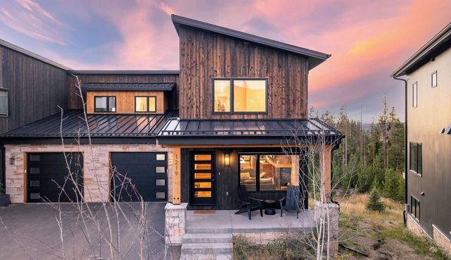 Mountain Villa I Private Hot Tub 1219 I Peloton I Great Views I Bunk Room I Discounted Attractions