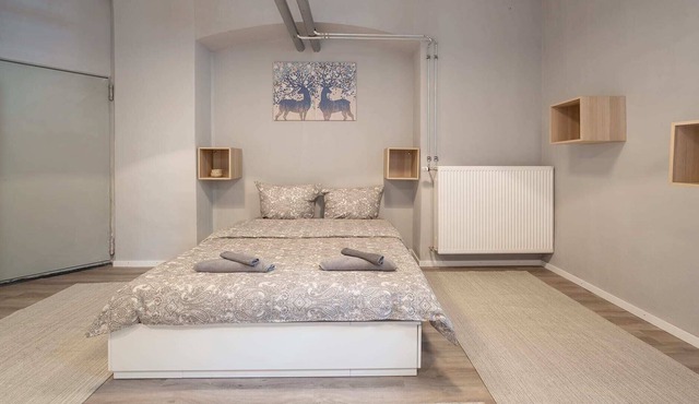 Munich City - Two BR Apartment with Great Kitchen