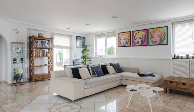 Munich Penthouse/3 BR/180 sqm/Stunning Views