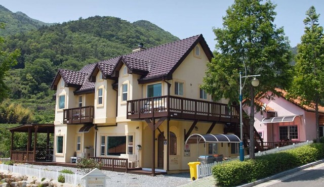 Namhae Bins House Pension