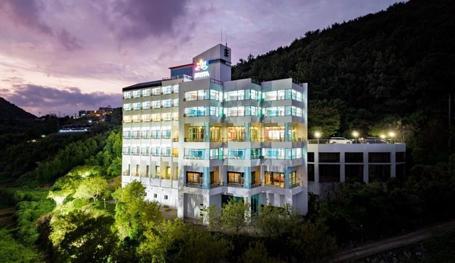 Namhae Season Hotel