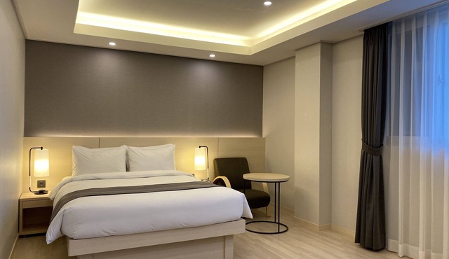 New Donghae Hotel