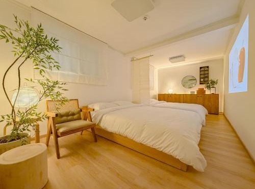 NEW Hongdae Yeonnam Cozy 2BR 5min Airport Bus