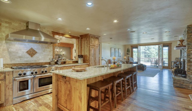 New Luxury Listing! Beautiful 4 Bedroom Home, PLUS Guest House on 20 Acres, Spectacular Mtn Views