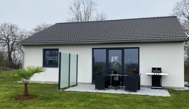 NEW! Modern vacation home Schwanbeck with whirlpool option