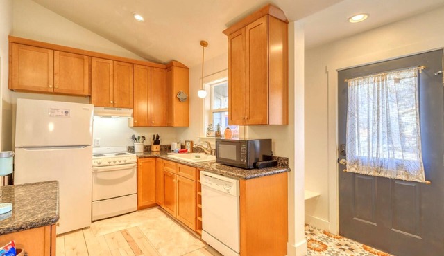 New Pet Friendly - Aspen Condo