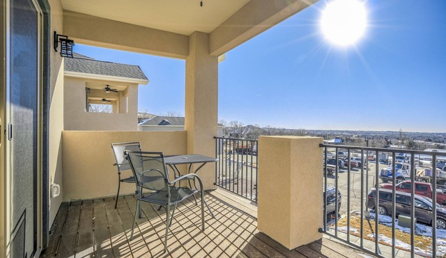 New Upper Condo With Deck-Pet Friendly-USAFA