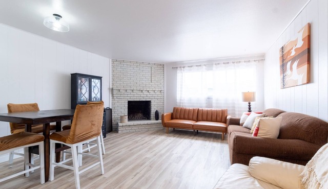 Newly renovated condo with beautiful Mountain View.Close to lots of attractions.