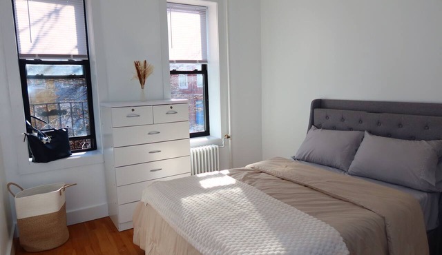 Newly Renovated Modern 2BR Apt in Prime Location