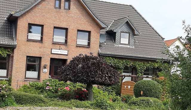 Nice apartment in the old inn in Stoltebüll