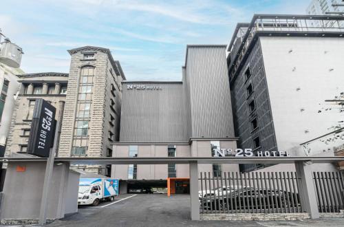 No 25 Hotel