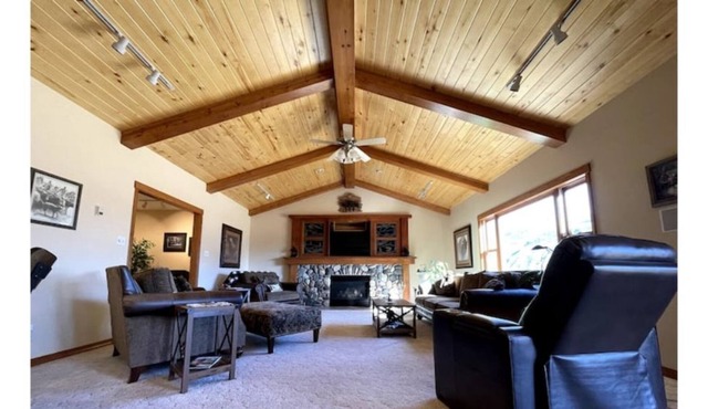 NO CLEANING OR PET FEES. Magnificent Red Cliff/ Animas Valley Home 3 Bedrooms.
