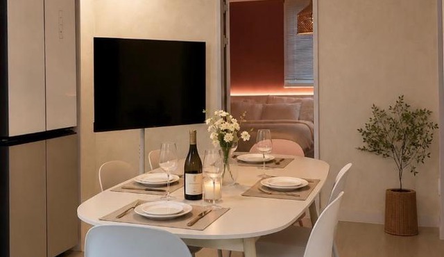 ntire House near Dongdaemun Naksan Park Cinema Room 6 Guests