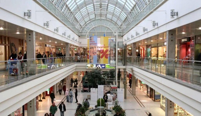 On top Shopping Mall, 2 metro lines, quiet