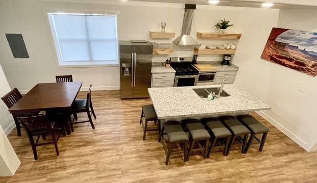 One block to Moab shops and restaurants closest condos to downtown