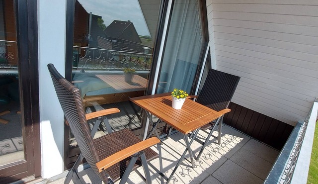 One-room apartment with balcony close to the beach