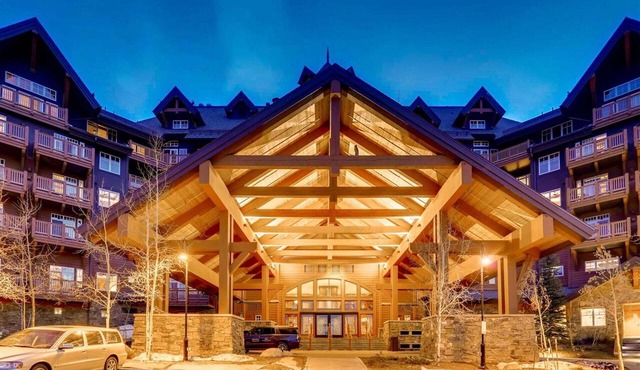 One Ski Hill 2Br ski-in ski-out luxury condo w/hot tub, pool, & bowling alley!