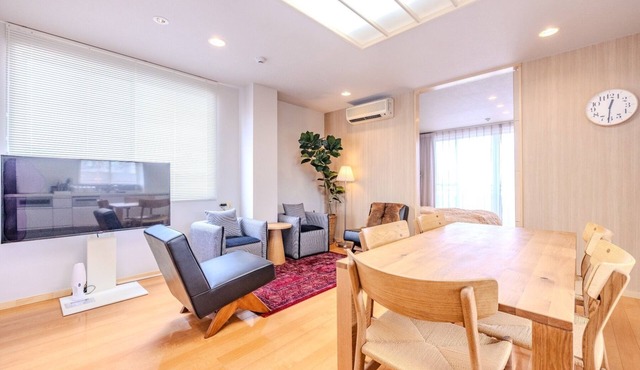 One whole floor of the building 55m Family room/Kochi Kōchi