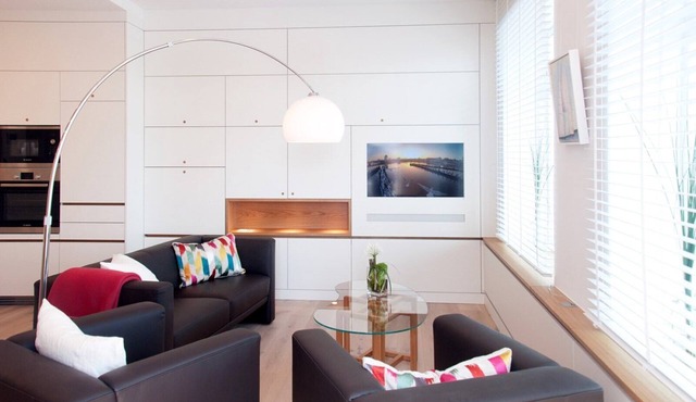 Our luxurious 5-star vacation apartment "Backbord" scores with exclusive design furnishings, a central location right on the harbor of the town of Kappeln and a beautiful view of the Schlei