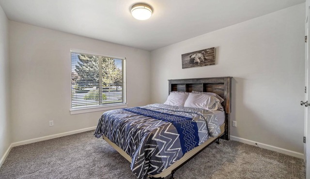 Pawsitively Perfect: New Pet-Friendly Home in Ideal Location!"
