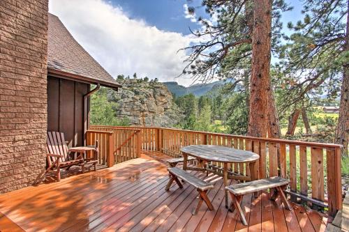 'Peaceful Pines' Estes Park Home: Longs Peak View