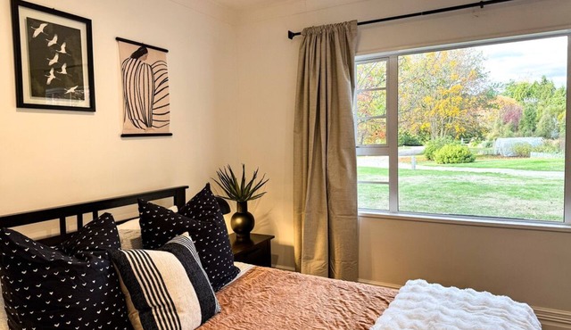 Peaceful Rural Retreat at the Base of Coronet Peak and linking to QT trails!