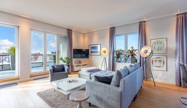 Penthouse Horizont vacation apartment in Husum for up to 4 people