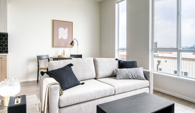 Premium University 1BR w/ W/D, Roof Deck, next to U of D, by Blueground