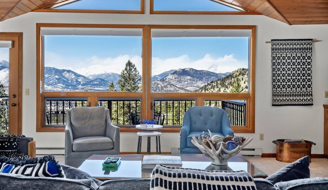 Primavista Luxury At Windcliff 3 Bedroom Condo by RedAwning