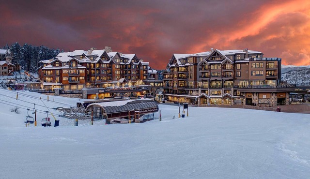 Primer ski in/out Grand Lodge on Peak 7