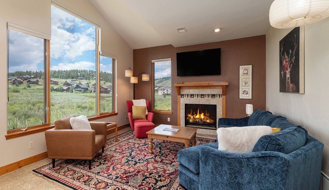 Private 3 bedroom home, mt views and pet friendly