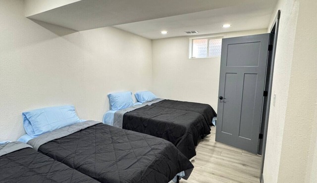 Private Room near Downtown Denver & Lake (Room 4)