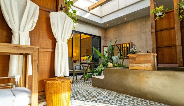 Private villa in Jeju, South Korea – pool, jacuzzi, and tropical healing.