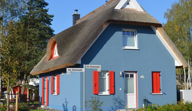 Pure relaxation in a romantic thatched cottage