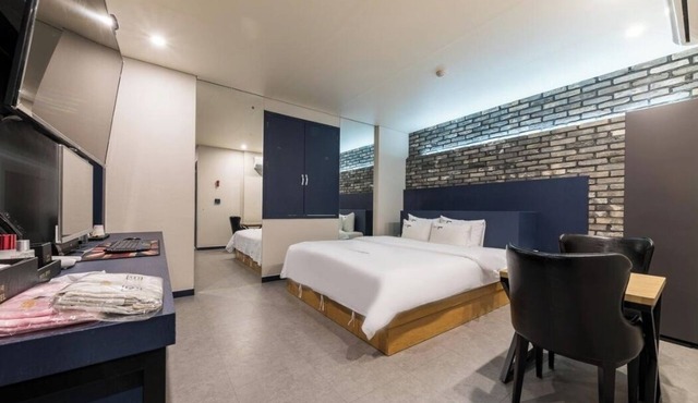 Pyeongtaek Station Gallery Hotel
