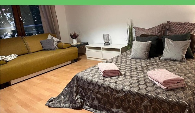Quiet Prague 5 Apartment Park View & Free Parking