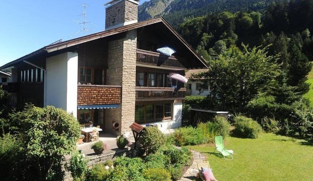 Quiet, sunny location, directly in Oberstdorf, all cable cars can be booked free of charge