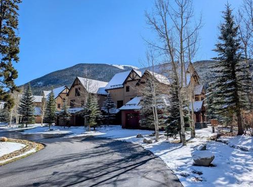 Red Hawk Townhomes 2342 by SummitCove Lodging in Colorado